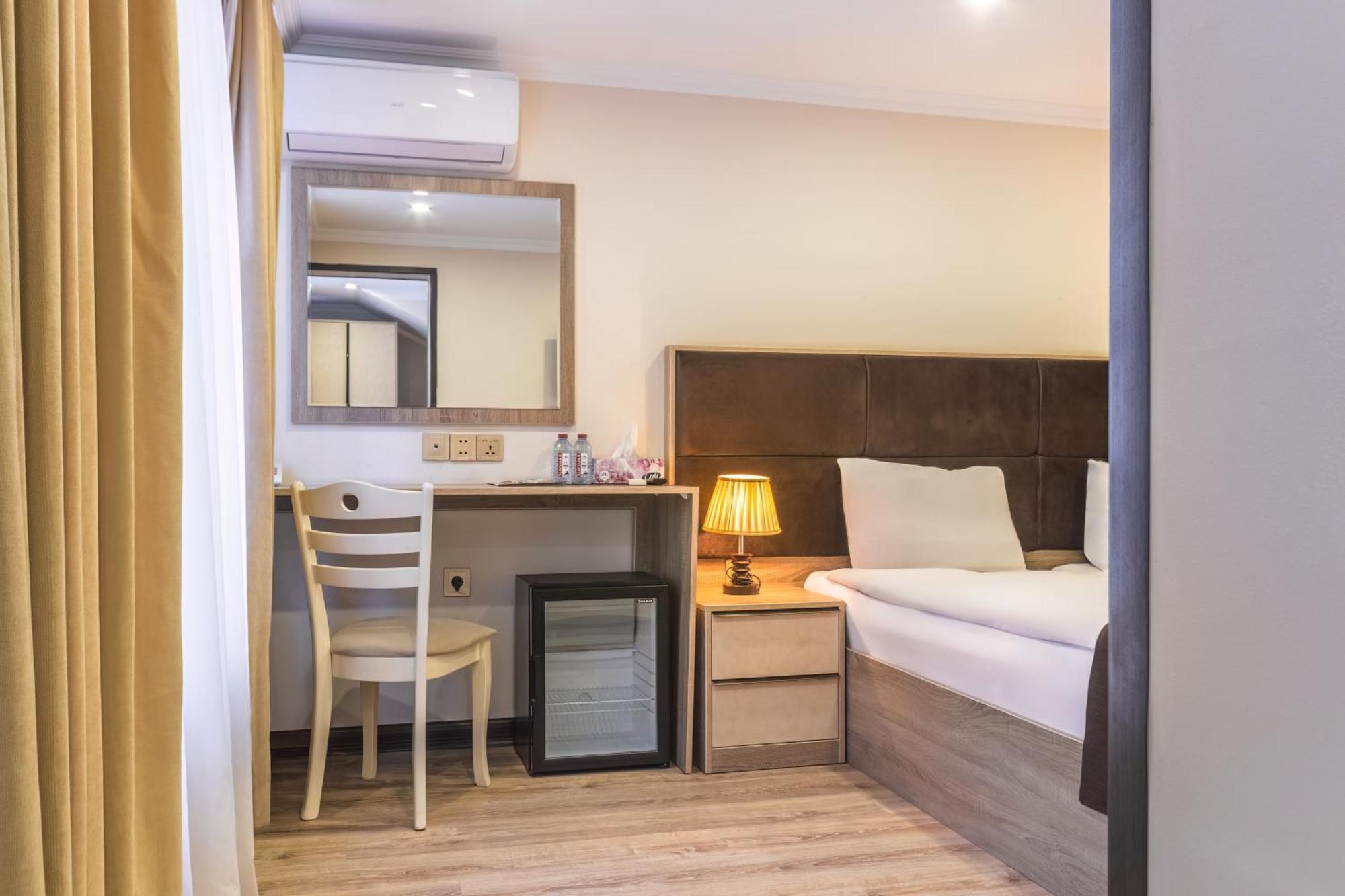 Deluxe Hotel Баку Экстерьер фото