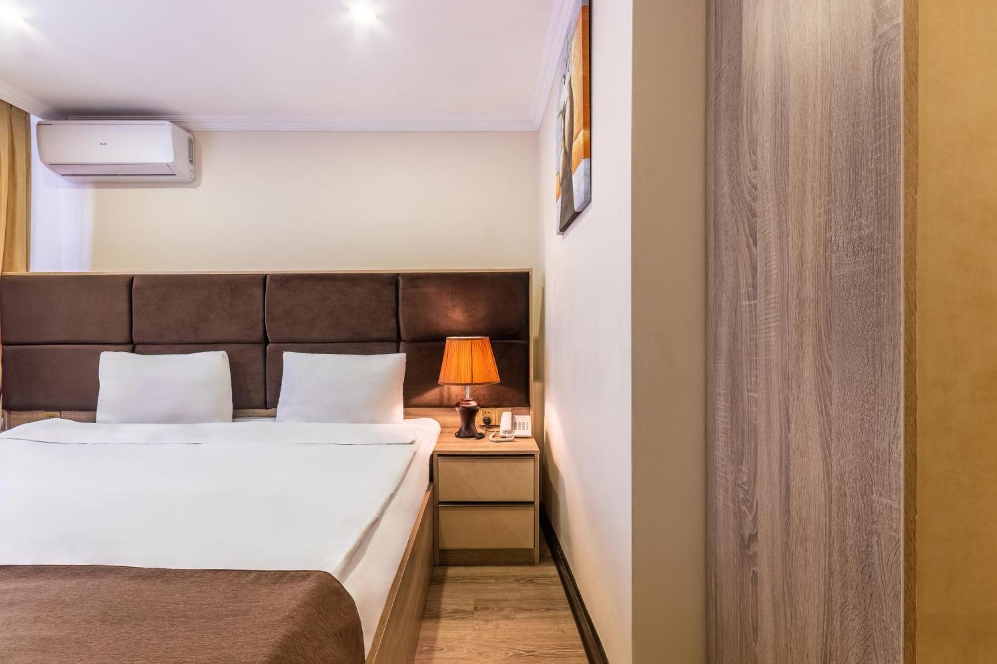 Deluxe Hotel Баку Экстерьер фото