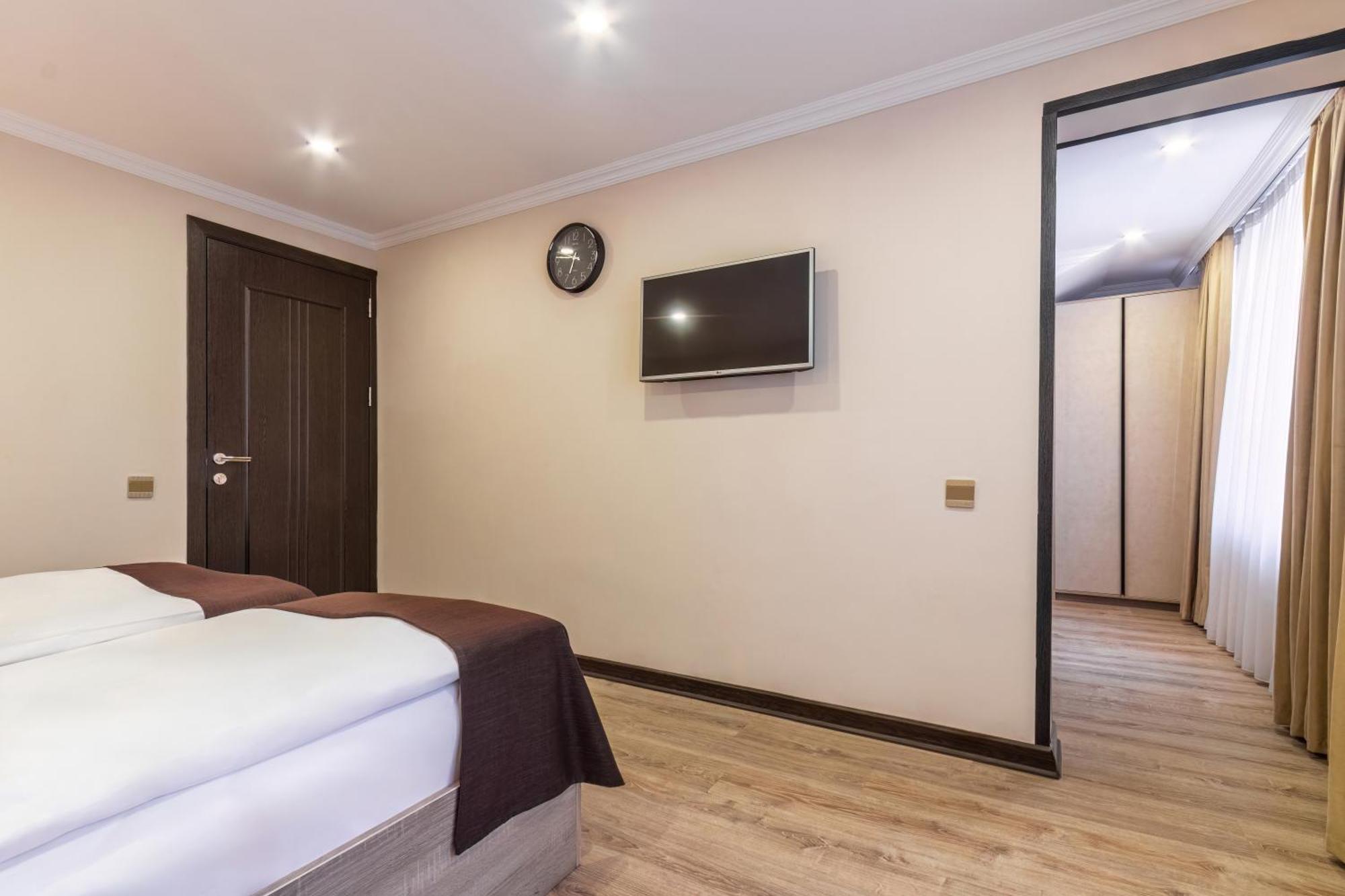 Deluxe Hotel Баку Экстерьер фото