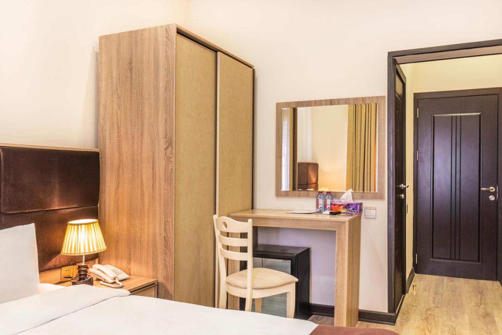 Deluxe Hotel Баку Экстерьер фото