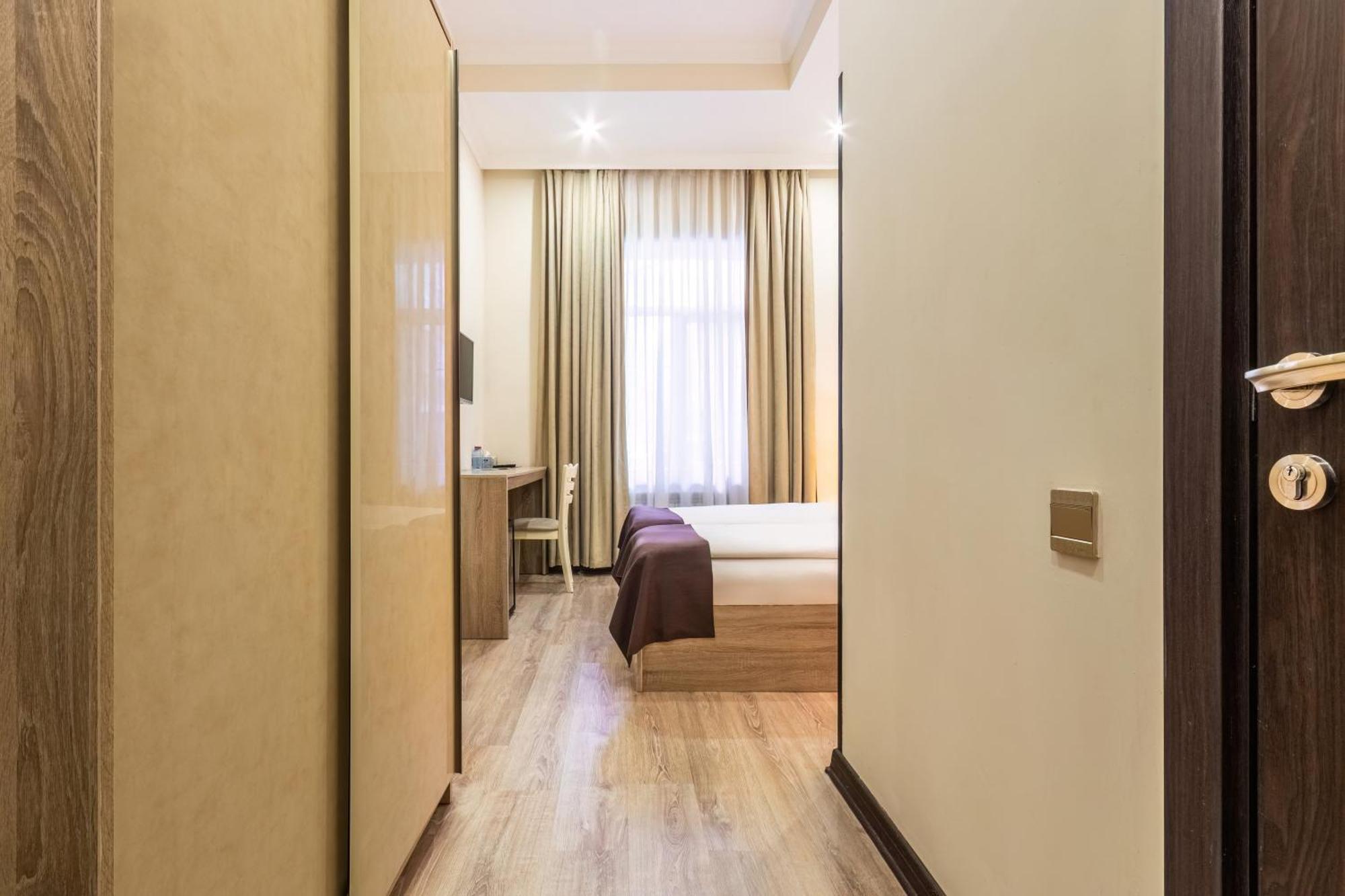 Deluxe Hotel Баку Экстерьер фото