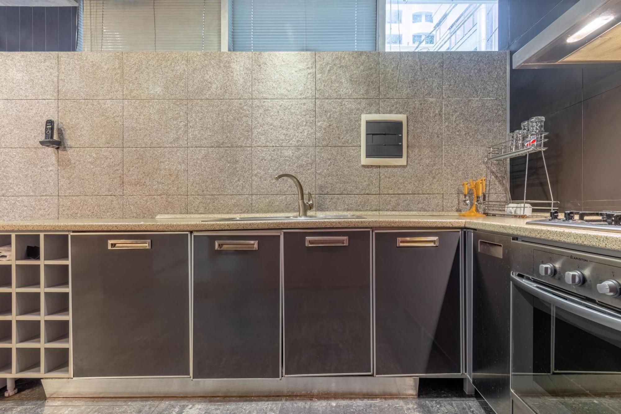 Deluxe Hotel Баку Экстерьер фото